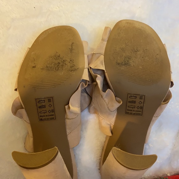 Hard to let go of!!!! LOVE!!Everything ab these heels is so unique and girly:) - Picture 5 of 8